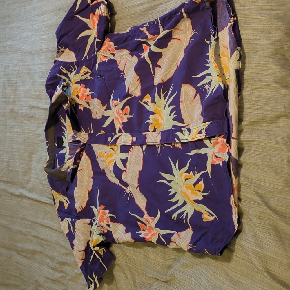 Vans Short Sleeve Hawaiian Purple Button Up Shirt. Mens Size X-Large.